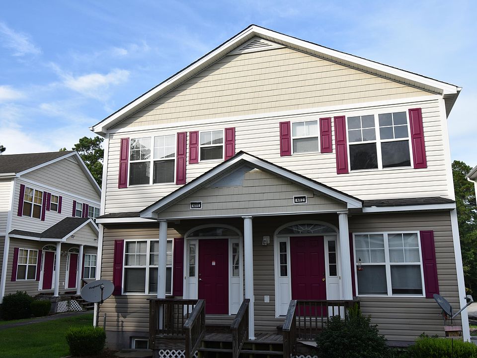1st image of 400 Sea Knight Lane