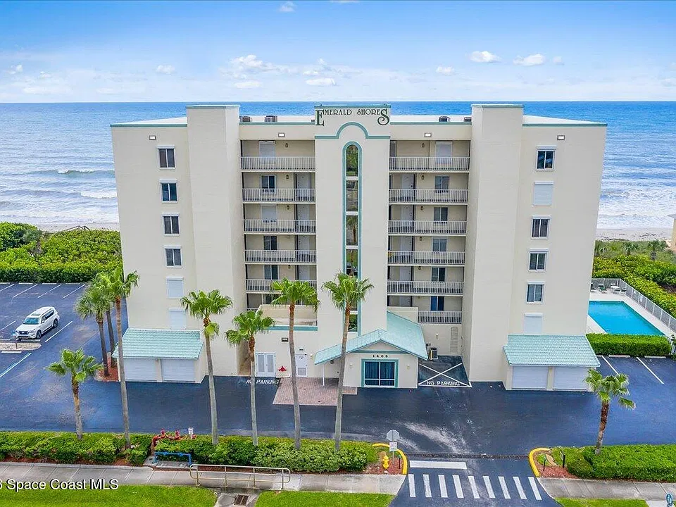 1405 Jimmy Buffett Memorial Hwy #402