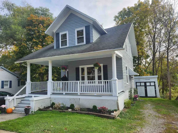 227 S Main St, Vassar, MI 48768