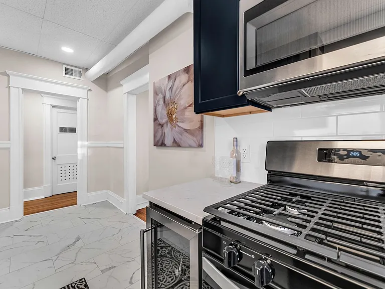 The Woodrow at 300 E 30th Street — Photo 35
