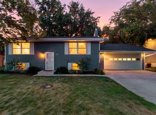 515 School St NW, Elk River, MN 55330