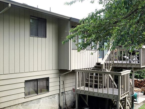 4th image of 590 Rainier Ln