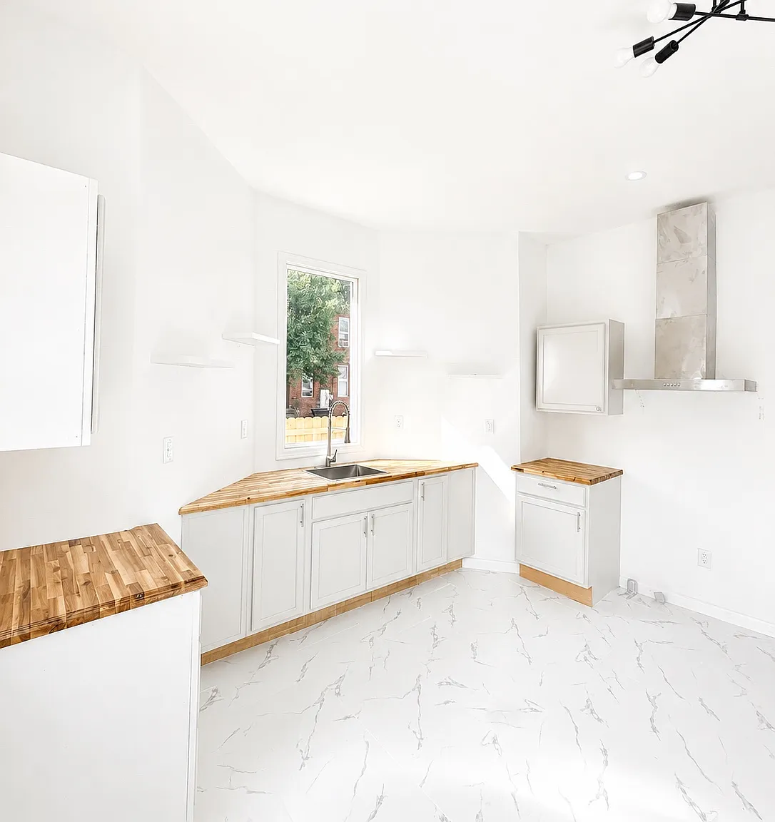 2 bed, $1,400 — Photo 2