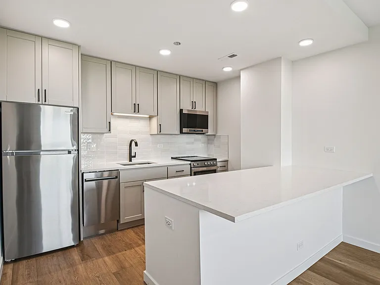 The Nest at Lincoln Park West — Photo 83
