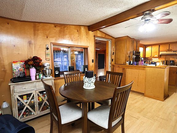 5th image of 9 Bear Creek Rd