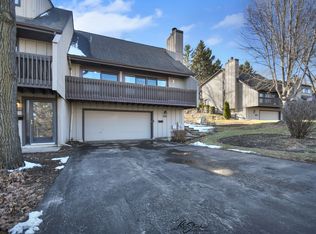 1052 Florimond Dr, Elgin, IL 60123