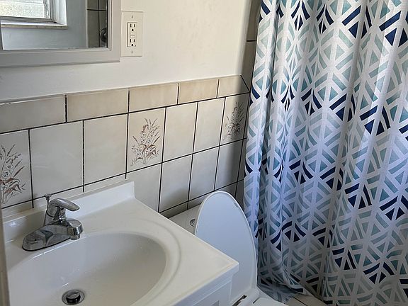 2nd image of 3632 SW 16th St