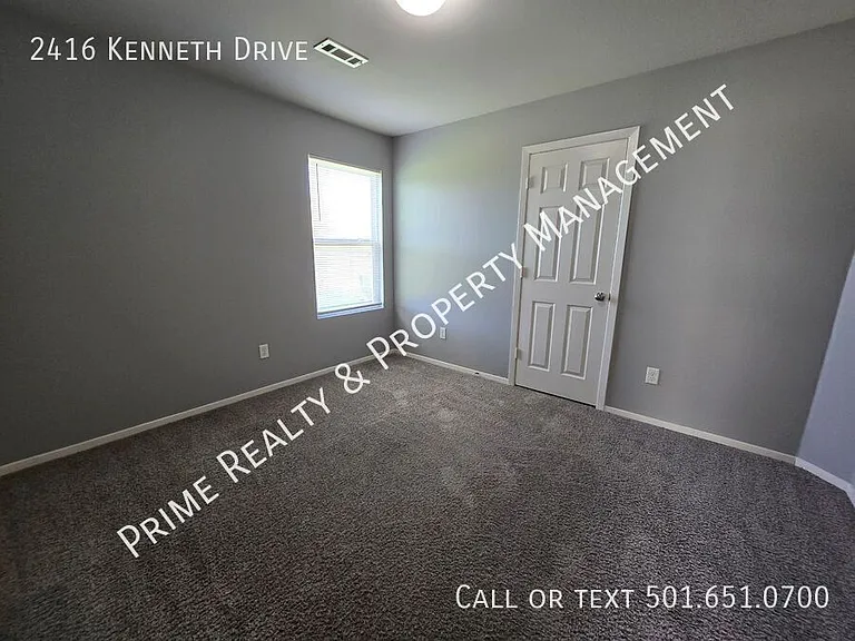 2416 Kenneth Dr — Photo 7