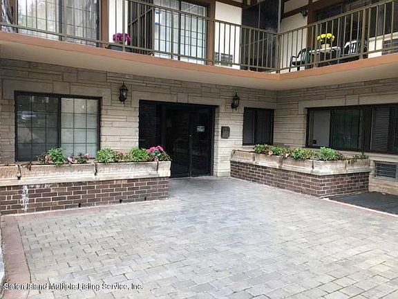 3rd image of 2 Elmwood Park Dr APT 328