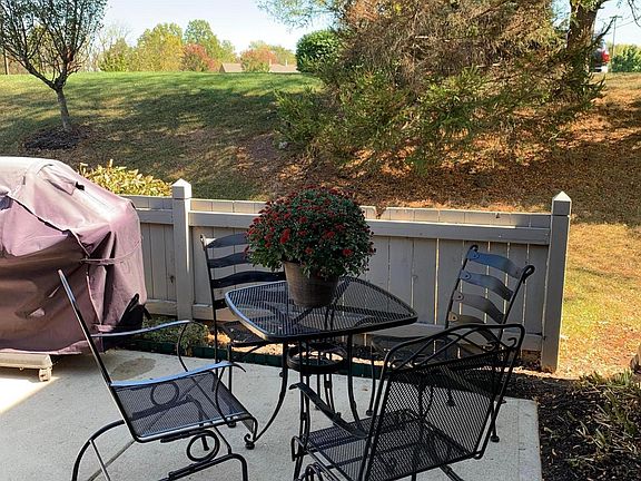 2nd image of 182 Stonebend Dr