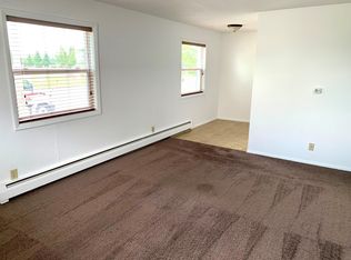 2055 Blairs Ferry Rd NE #E2, Cedar Rapids, IA 52402