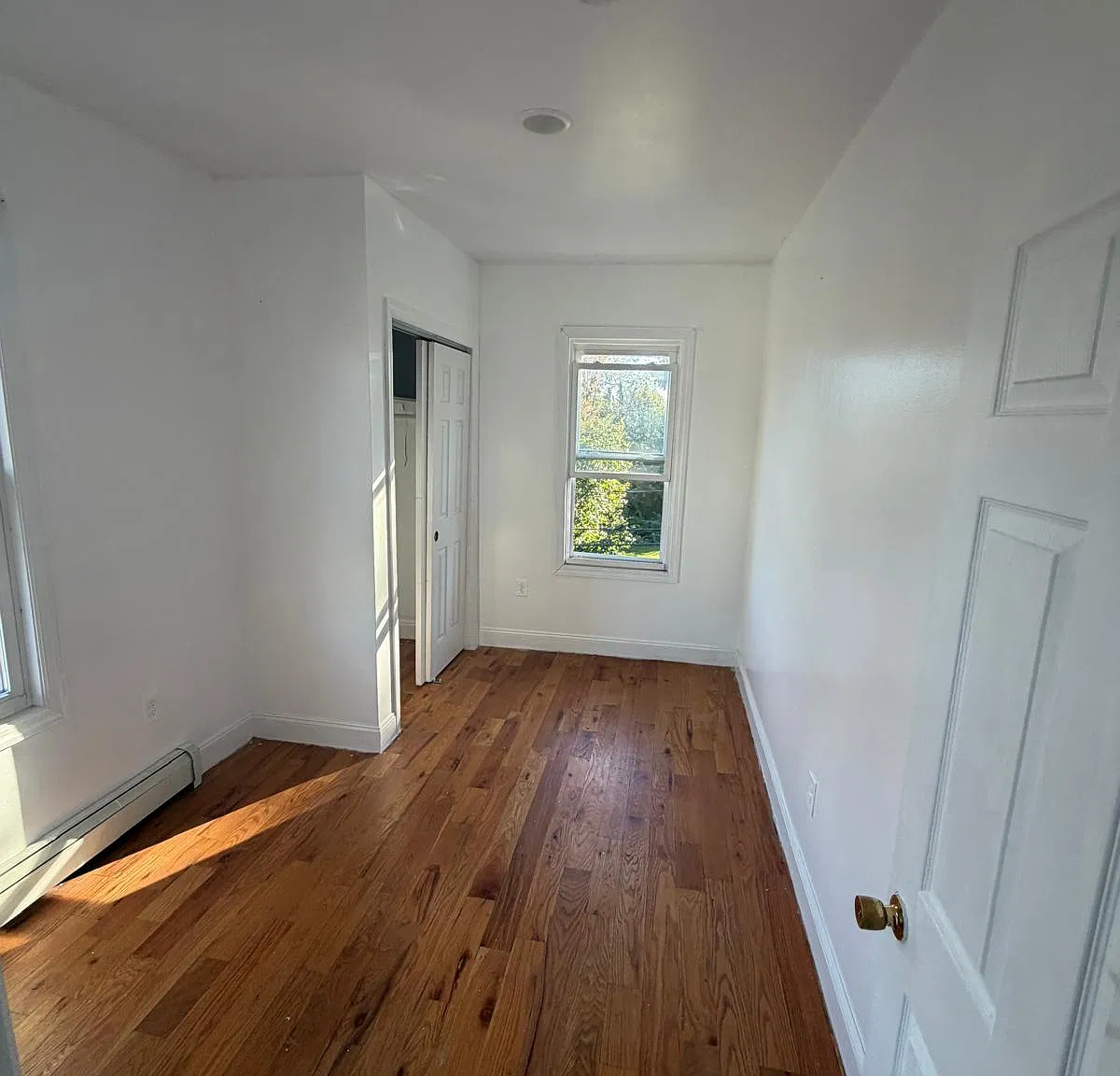 3 bed, 1200 sqft, $2,150 — Photo 4