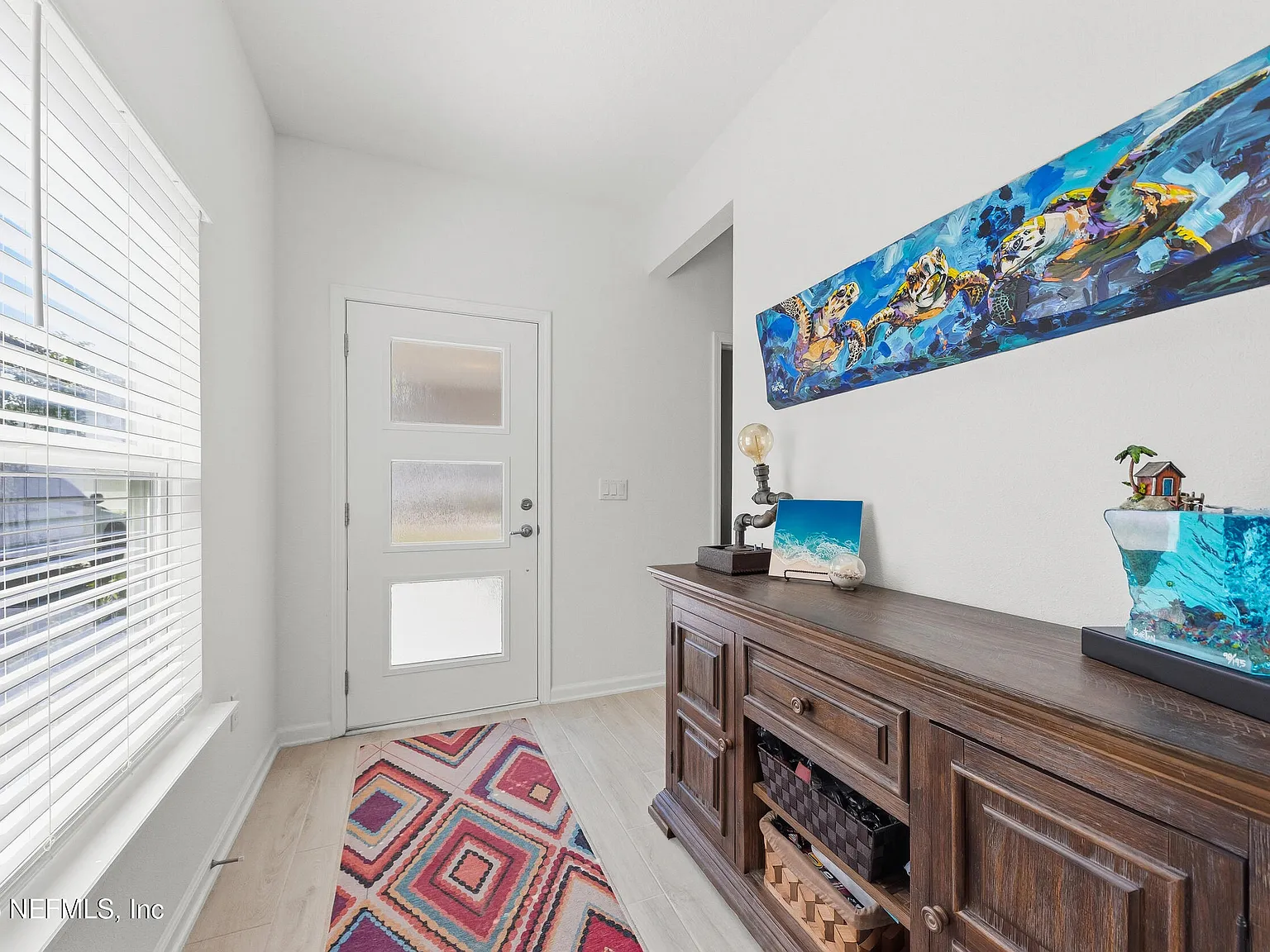 3 bed, 2.0 bath, 1864 sqft, $2,695 — Photo 3
