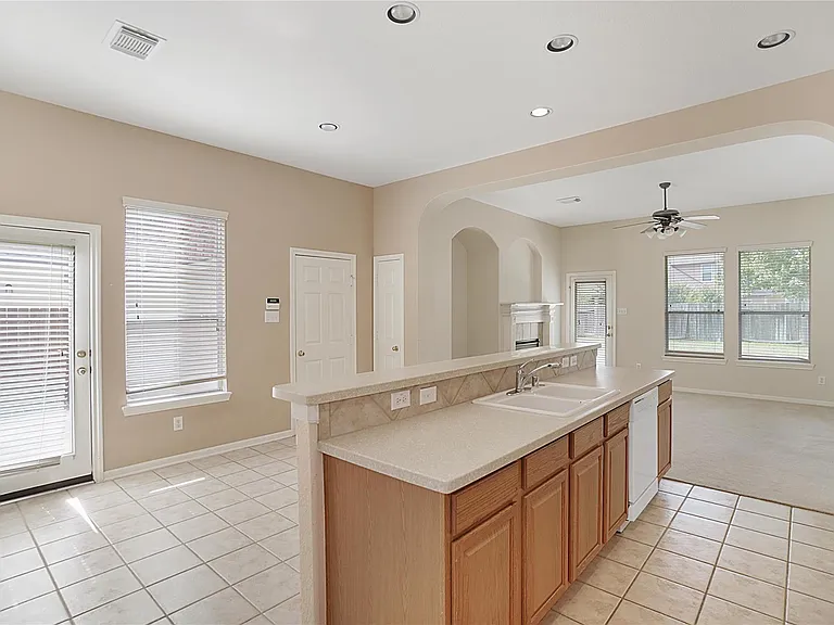 111 Zephyr Bend Pl — Photo 11
