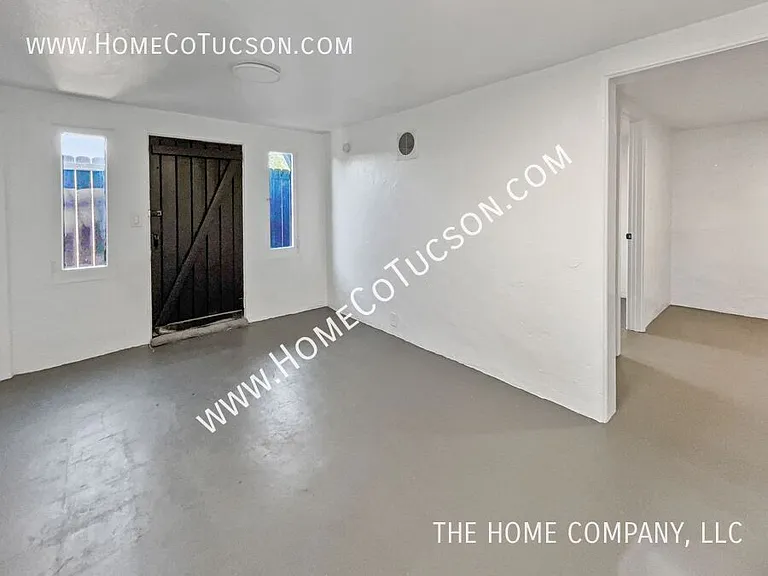 940 E Florita St — Photo 13