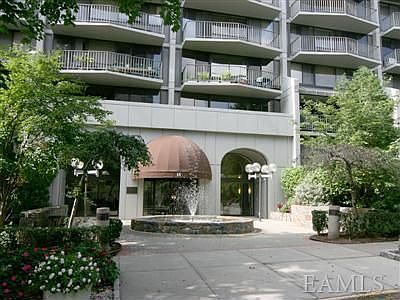 1st image of 15 Stewart Pl APT 11K