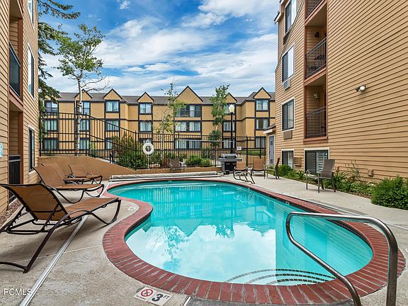 4th image of 1940 Prospector Ave #406