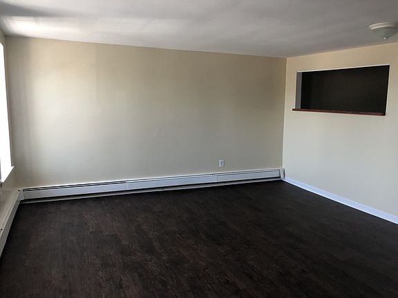 5th image of 658 N Salina St APT 7