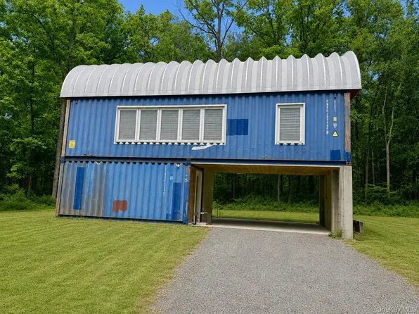 40 Pioneer Road, Gardiner, NY 12525