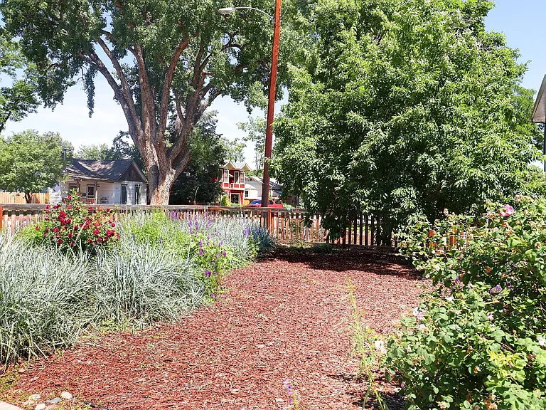 6102 S Spotswood St — Photo 28