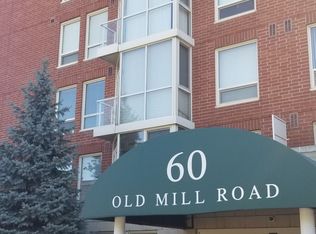 60 Old Mill Rd #604, Oakville, ON L6J 7V9