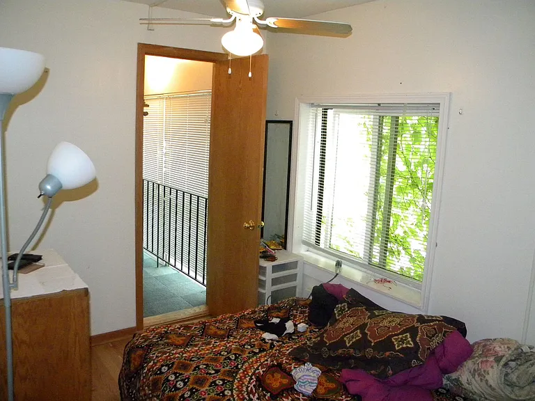818 8th St SE — Photo 32