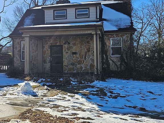 2nd image of 87 Bishop Ave