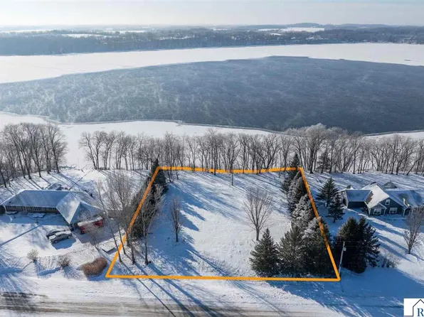 48901 N Shore Rd, Waterville, MN 56096