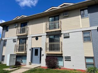 612 E Court St #11, Iowa City, IA