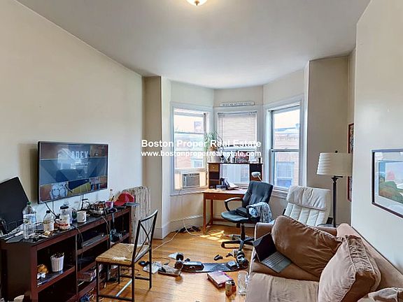 2nd image of 53 Joy St #9
