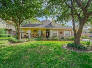 5401 Lakeshore Dr, Willis, TX 77318