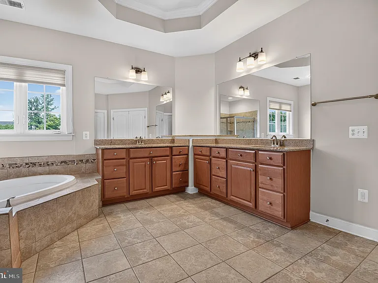 24949 Earlsford Dr — Photo 21