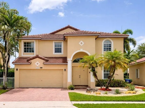 1423 SW 158th Ave, Pembroke Pines, FL 33027