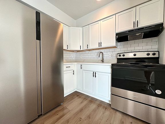 2nd image of 9960 Chateau Roi Ct