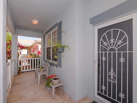 5th image of 863 NW Sarria Ct
