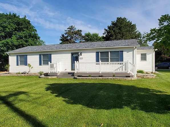 575 Pemberville Rd, Woodville, OH 43469