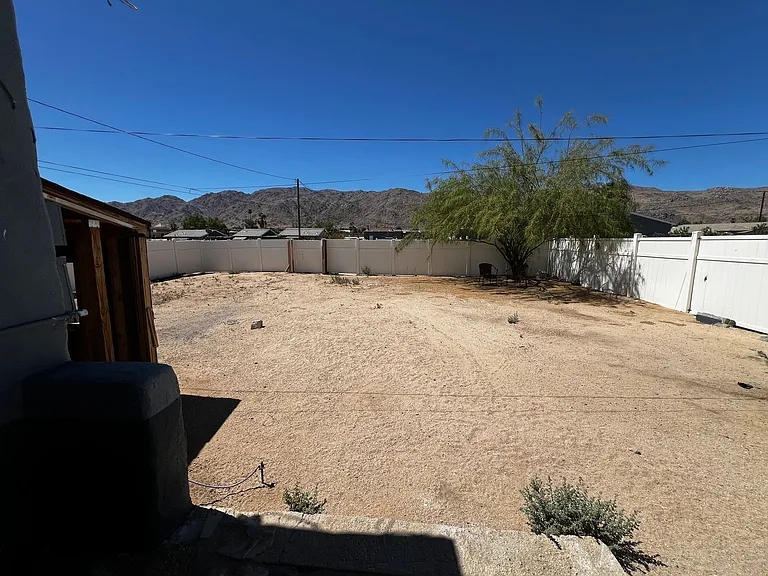 72061-72067 Joshua Dr — Photo 13