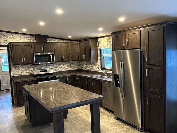 4th image of 8 Stanwood Drive