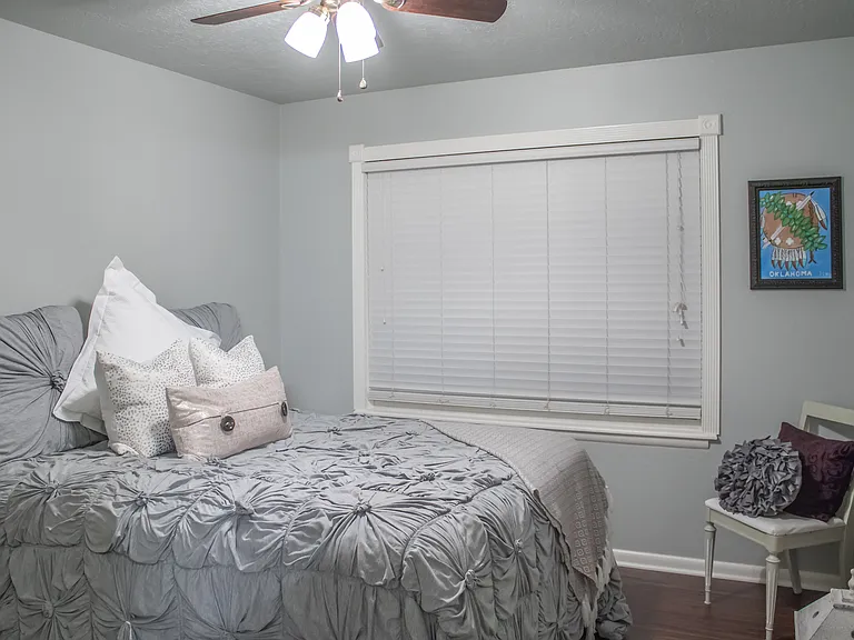 703 Normandie Dr — Photo 9