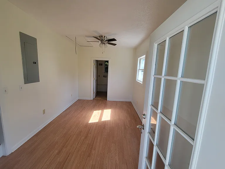 317 Poplar St — Photo 3