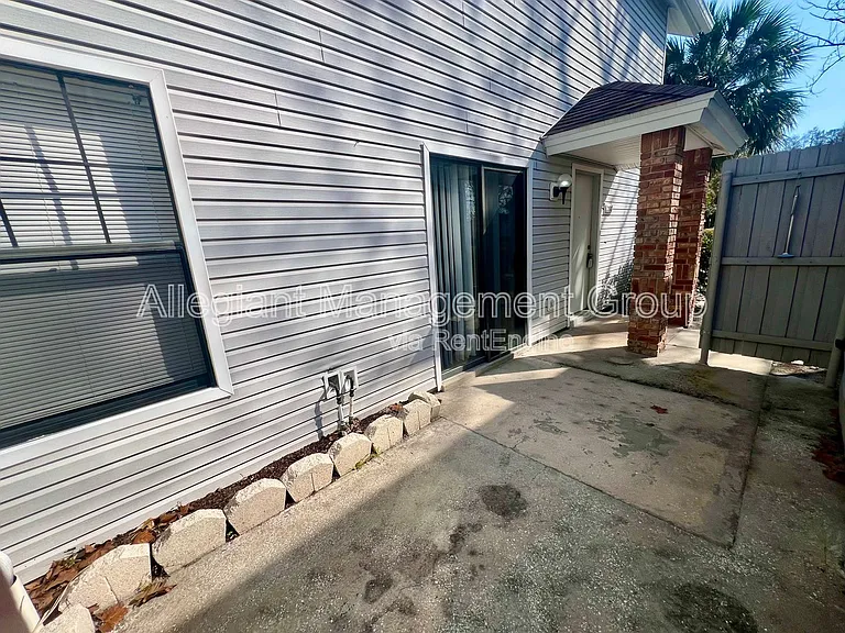 2807 Rio Grande Trl — Photo 17
