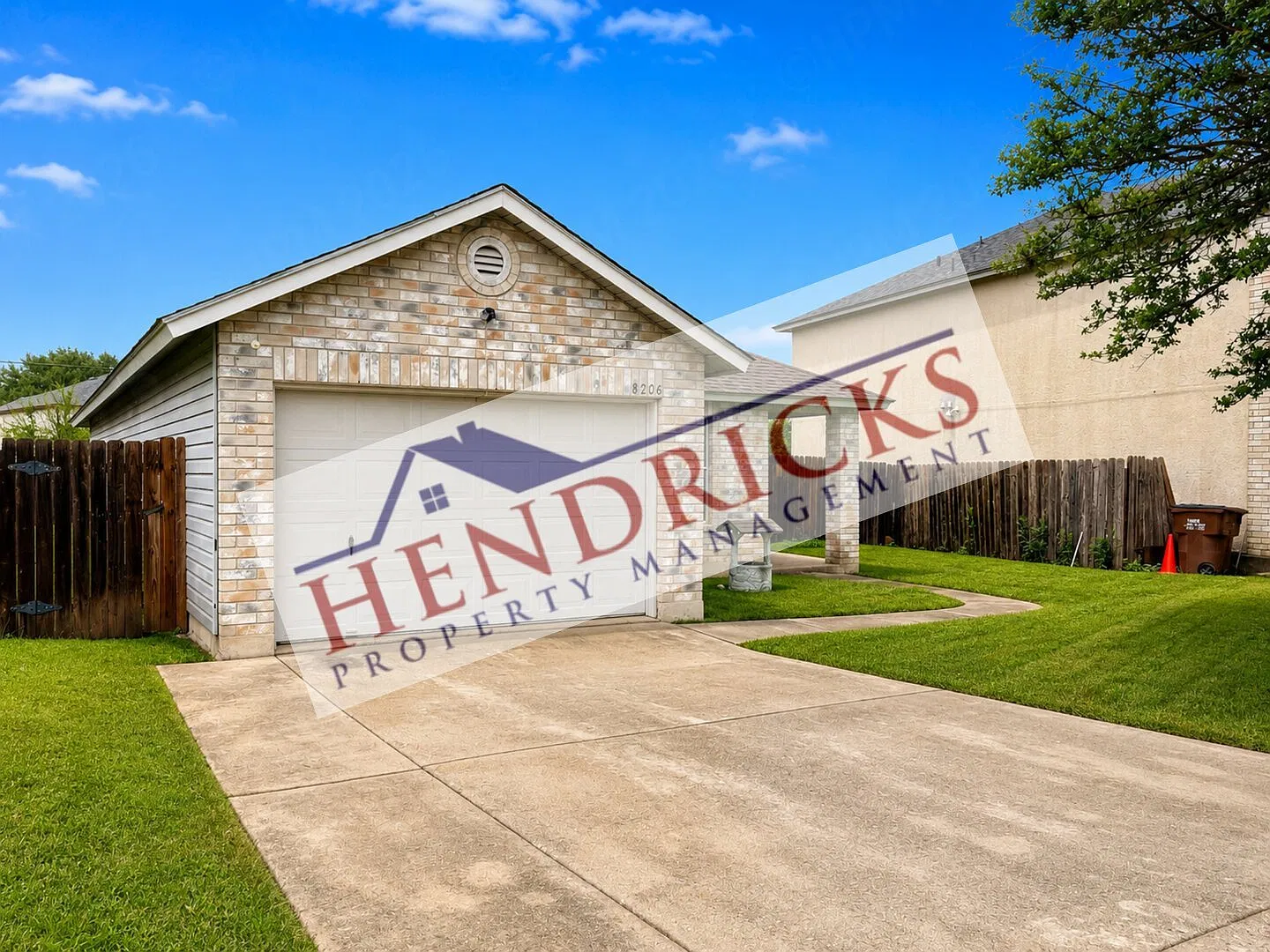 Move-In Special. off the first full month's rent with an 18-month lease. — Photo 4