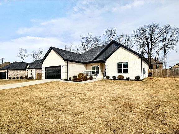 4th image of 105 Michelle Dr