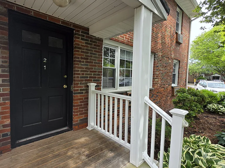 LAWRENCEVILLE GARDEN APARTMENTS AND TOWNHOMES — Photo 26