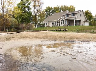 6446 Bay Shore Rd, Oconto, WI 54153