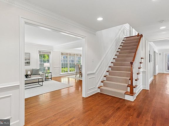 2nd image of 230 Kent Oaks Way