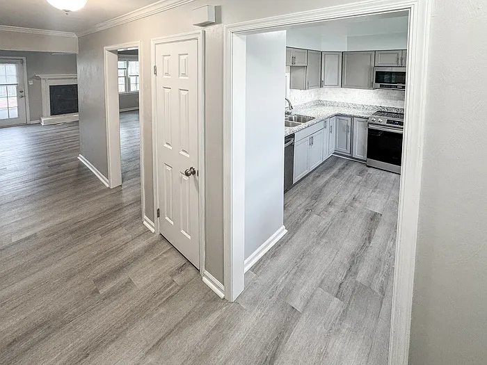 412 Kenley Rd — Photo 9