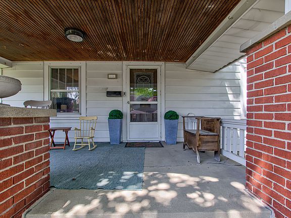 4th image of 1114 E Markwood Ave