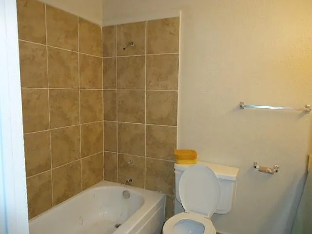 2 bed, 2.0 bath, 1140 sqft, $1,100 — Photo 1