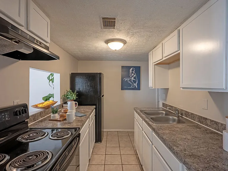 Grand Oaks Apartment — Photo 14